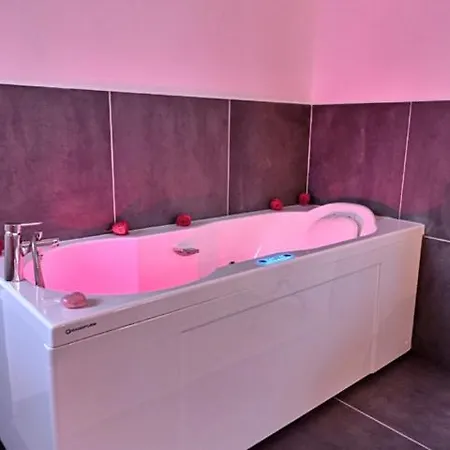 Les Fenelon Апартаменты *