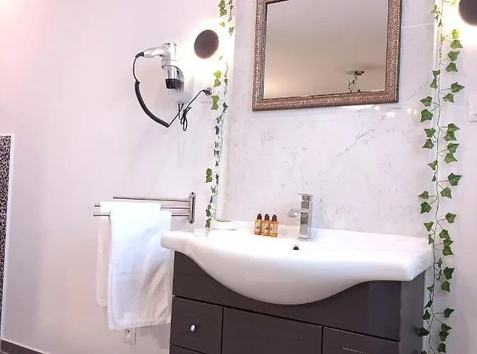 Les Fenelon アパート